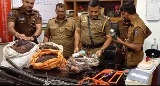 දුරකථන රැහැන් කපා අලෙවි කළ 4ක් අත්අඩංගුවට..